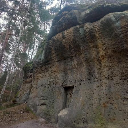 Vila chata u certovych hlav Zelizy Exteriér fotografie