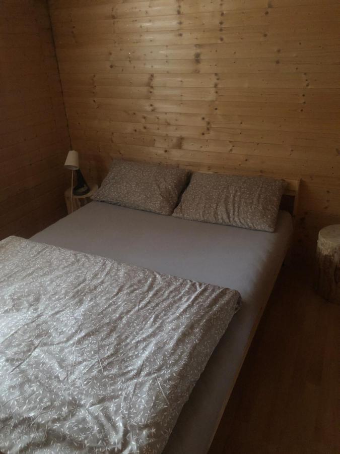 Vila chata u certovych hlav Zelizy Exteriér fotografie