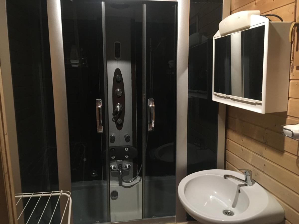 Vila chata u certovych hlav Zelizy Exteriér fotografie